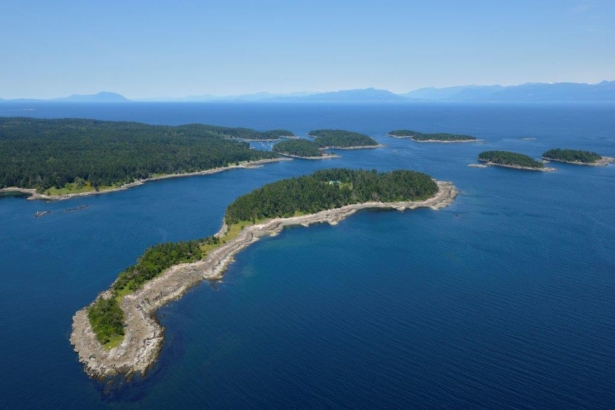 1 Breakwater Island Feature Photo